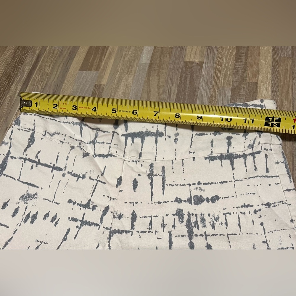 Krazy Larry Women Pull-On Ankle Stretch Pant White Gray Paint Cement Lines Sz 2 - Picture 5 of 7